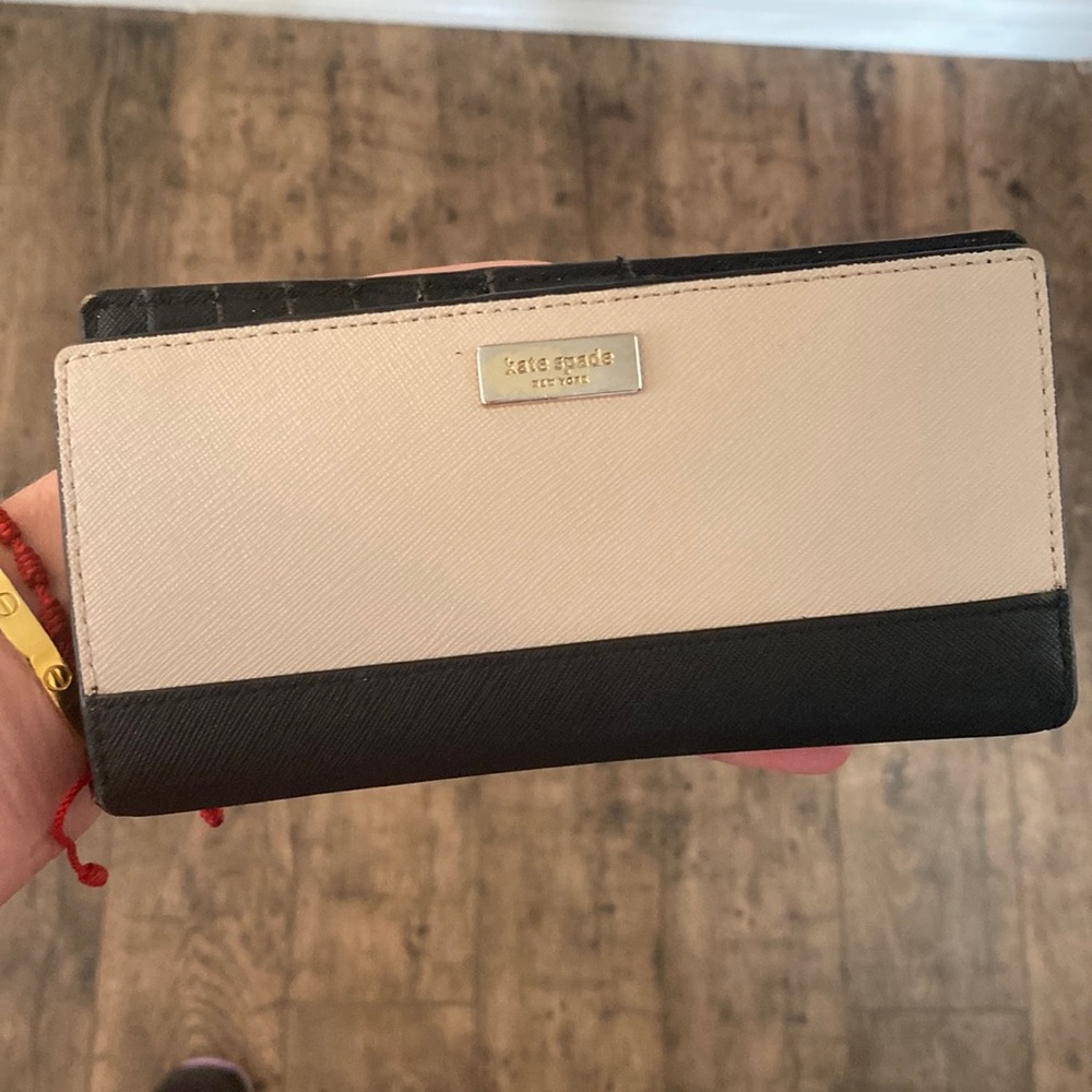 Kate Spade New York Leather Colorblock Pattern Continental Wallet